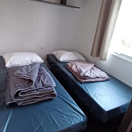 Location De Mobilhomes 3 Chambres, 3 Etoiles * Ivry-la-Bataille