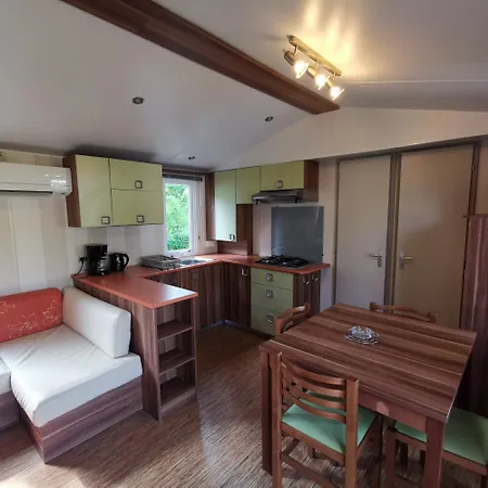 Location De Mobilhomes 3 Chambres, 3 étoiles Village de vacances Ivry-la-Bataille