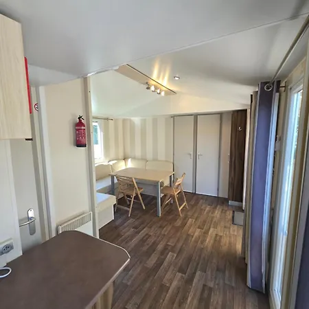 Location De Mobilhomes 3 Chambres, 3 étoiles * Ivry-la-Bataille