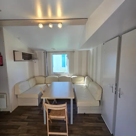 Location De Mobilhomes 3 Chambres, 3 étoiles * Ivry-la-Bataille