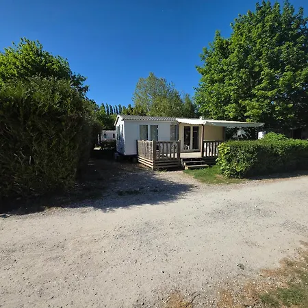 Village de vacances Location De Mobilhomes 3 Chambres, 3 étoiles Ivry-la-Bataille