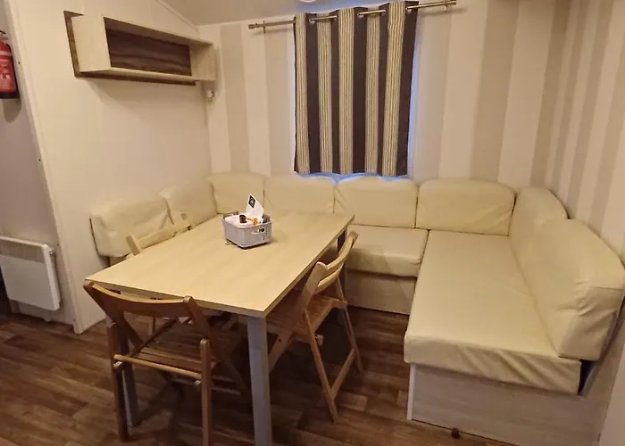 Location De Mobilhomes 3 Chambres, 3 étoiles * Ivry-la-Bataille